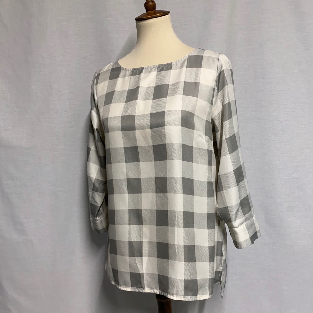 {The Limited} Grey & white blouse